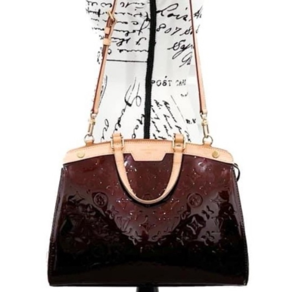 Louis Vuitton Vernis Brea MM
In Amarante